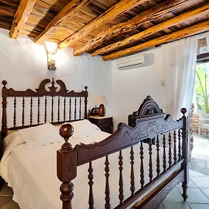 Farm stay Gall, Sant Llorenc de Balafia